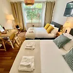 London Studio33